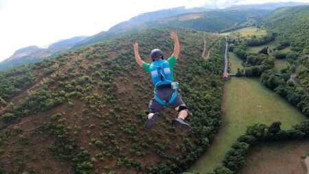 Read more about the article  Brit Parachuting Athlete Dies After Crashing Onto Steep Cliffs