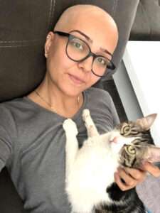 Read more about the article Woman Claims She Triumphed Over Cancer After Cat Named Lucky Warned Her Of Tumour