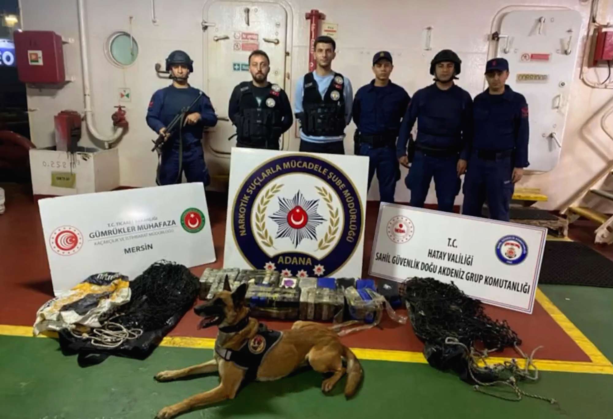 Cops Confiscate USD 5.3 Million Of Cocaine On Cargo Ship